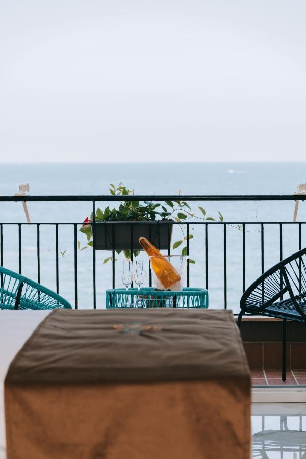 Frontemare Suite Castellammare di Stabia Ngoại thất bức ảnh